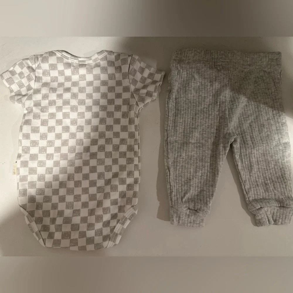 Rabbit and Bear Organic Gender Neutral Gray and White Checkered Baby Outfit 3-6M
